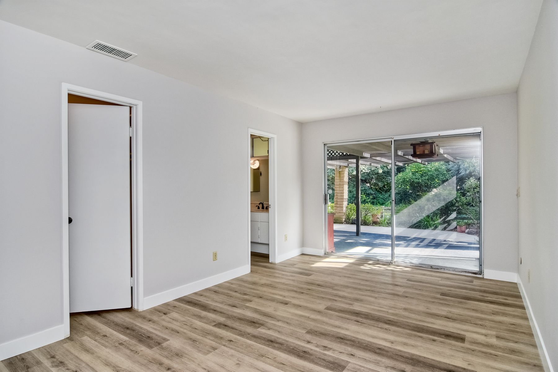1965 Calle Sinaloa, Vista, CA 92084