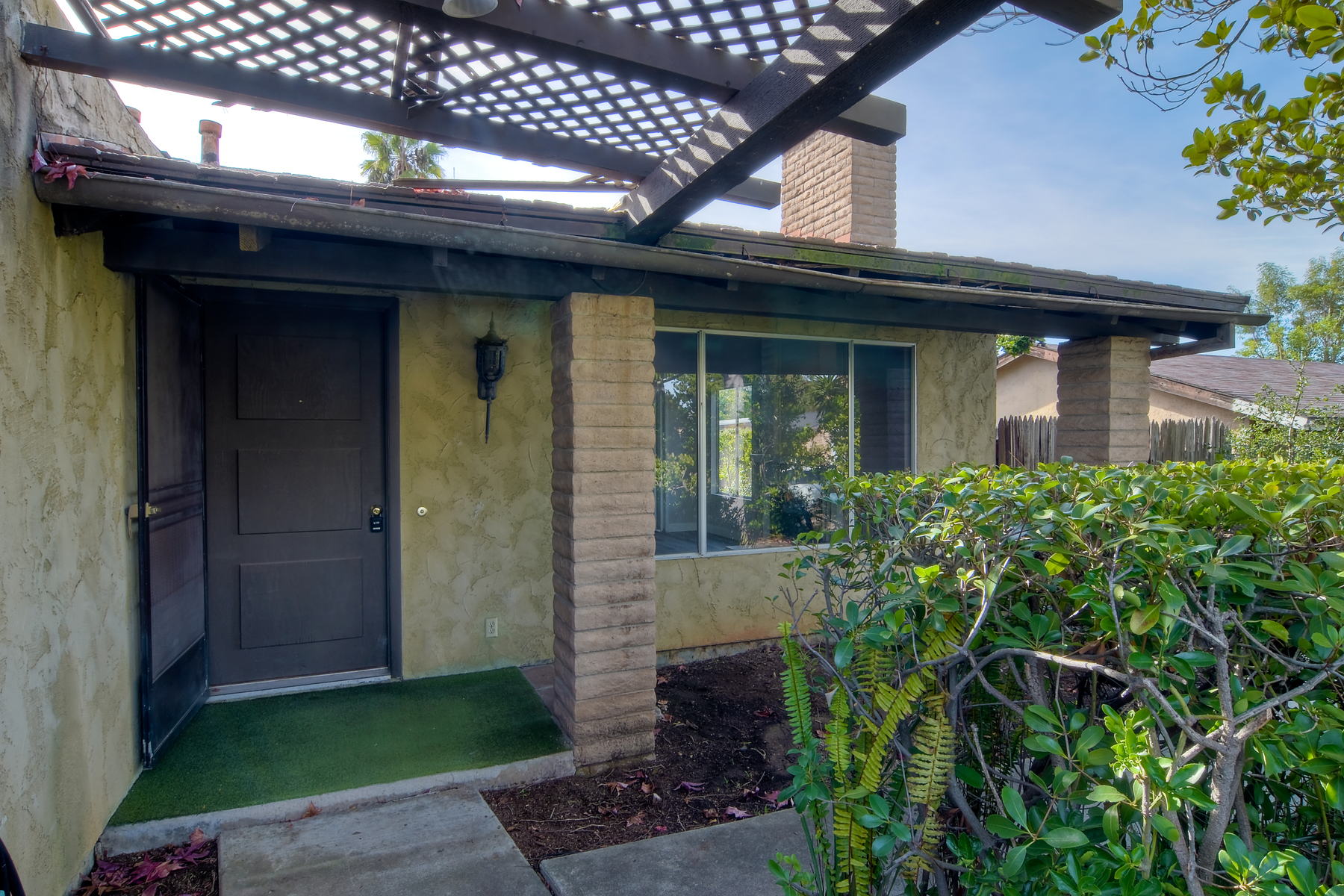 1965 Calle Sinaloa, Vista, CA 92084