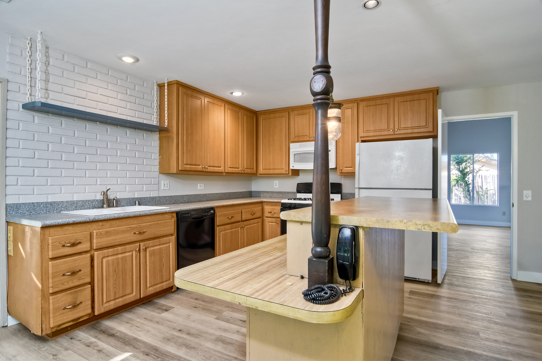 1965 Calle Sinaloa, Vista, CA 92084