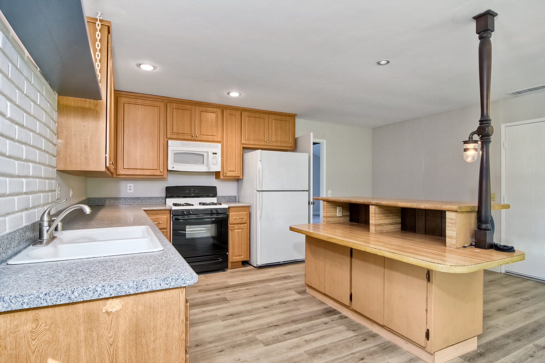 1965 Calle Sinaloa, Vista, CA 92084