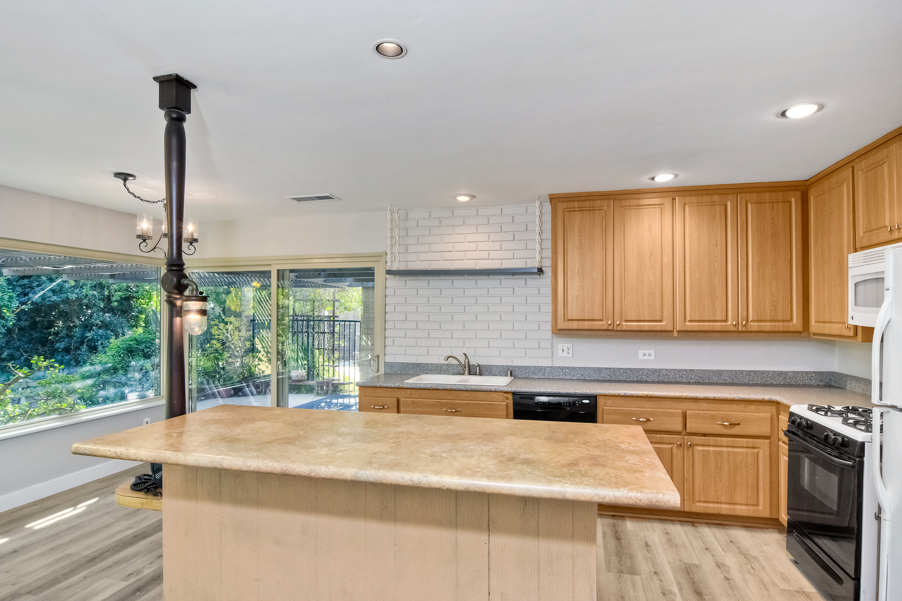 1965 Calle Sinaloa, Vista, CA 92084